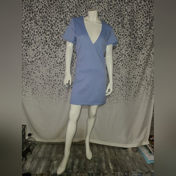 Tobi Deep Vee Neck Light Blue Shift Dress Size Medium NWT - Picture 2 of 13